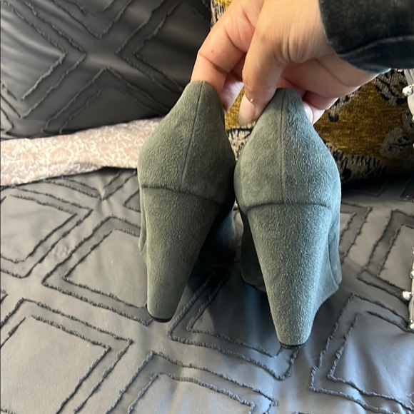 Nicholas Kirkwood Green/Grey Suede Wedge Pumps - Picture 4 of 5
